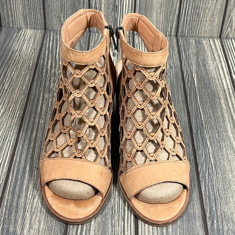 Vince Camuto Lanaira Sandals Womens 8.5 Tan Leather Cage Block Heel Gladiators - Picture 2 of 10